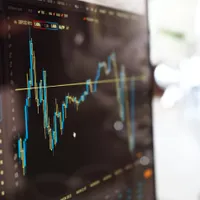 Românii preferă acțiunile listate la nivel local, contrar tendinței globale - Foto: Pexels/ energepic.com