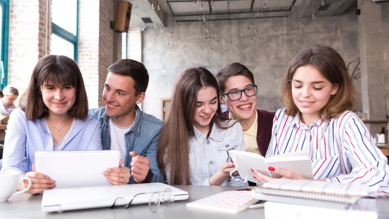 Ce se întâmplă cu bursele studenților - Foto: Freepik (rol ilustrativ)