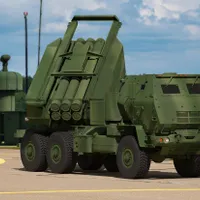 VIDEO Coloană imensă de HIMARS la Focșani. România, protejată de arma care-i dă fiori reci lui Putin/FOTO: Profimedia