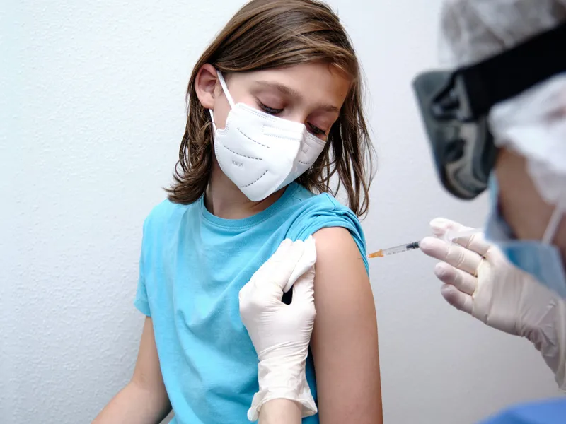 114.000 de doze de vaccin anti-COVID Pfizer pentru copiii între 5 şi 11 ani sosesc marţi în România. / Foto: fortune.com