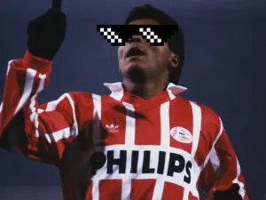 Poză-tabu: Romario, “thug-life” în jacuzzi după ce a distrus Steaua în Europa. Fotografia “desecretizată” de PSV Eindhoven pe Facebook după 35 de ani