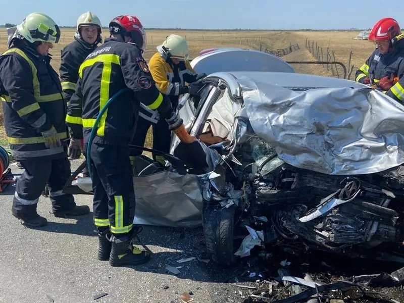 Accident rutier grav la Arad. Două persoane au murit, alte patru sunt rănite - Foto: News.ro