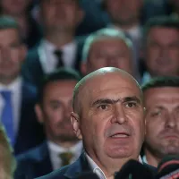 Ilie Bolojan susține declarații de presă, alături de membri PNL, la sediul partidului - Foto: INQUAM Photos/George Călin