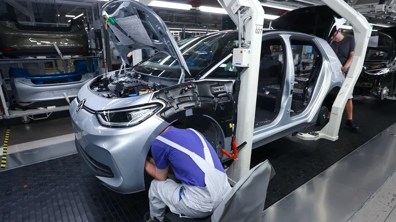 Impactul global al crizei electrificării producătorilor auto din Germania: 100.000 locuri de muncă? - Foto: VW - Imagine cu rol ilustrativ