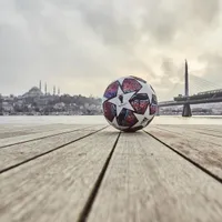 Patru dintre cluburile fondatoare ale Super Ligii riscă suspendarea din competițiile UEFA. / Foto: marca.com
