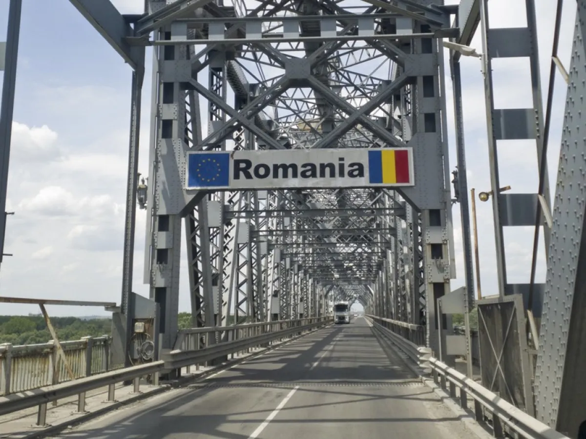 Aglomerație la granițe de 1 Mai: Peste 3.500 de polițiști, mobilizați pentru fluidizarea traficului