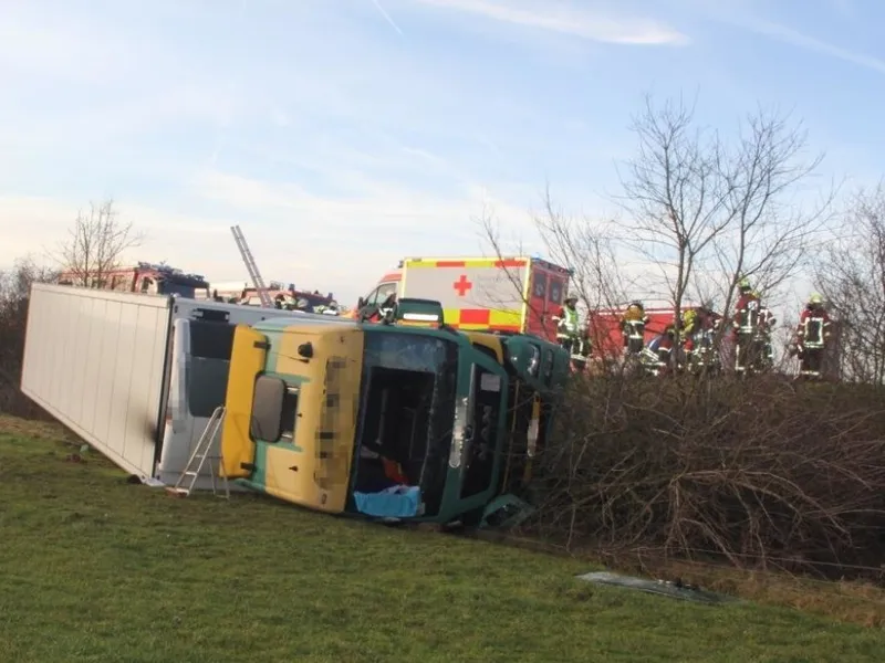 Camionul care a derapat în șanț în Germania - Foto: Wochen Blatt