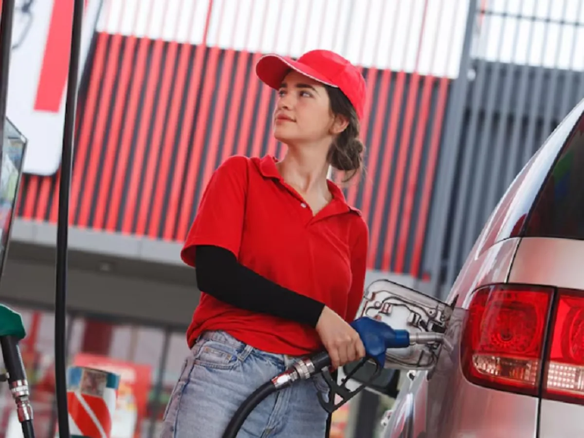 Prețul motorinei explodează la pompă. Chisăliță: „Chiar dacă războiul se încheie mâine, tot va fi 10 lei/ l”