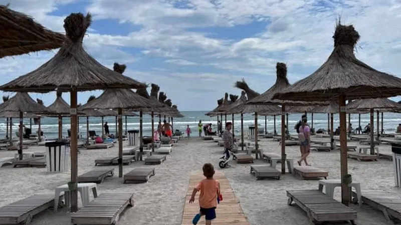 Hotelierii din Mamaia, supărați pe supermarketuri, pentru că turiștii mănâncă din sacoșă în cameră - Foto: Facebook (Imagine cu rol ilustrativ)