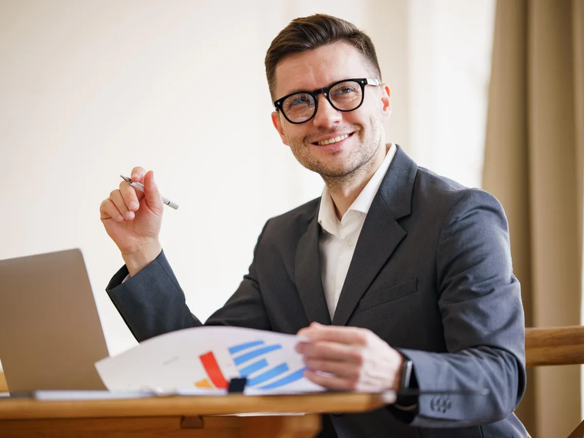 Reacția economiștilor după ce presa ungară a acuzat Bruxelles-ul că ar favoriza România - Foto: Freepik (Imagine cu rol ilustrativ)