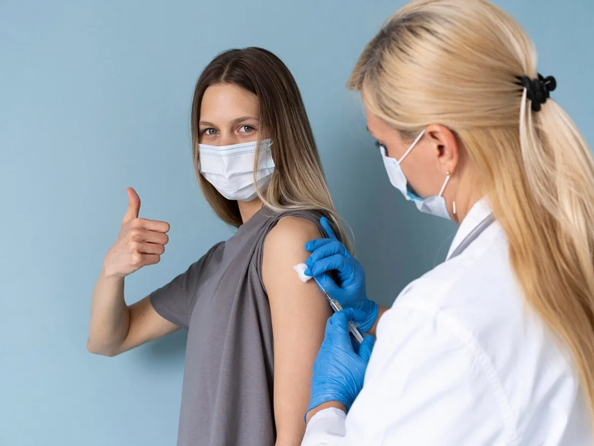 Ce căuta pe Google o doctoriță care vaccina la ”chiuvetă” în pandemia COVID? A fost condamnată - Foto: Freepik.com (rol ilustrativ)