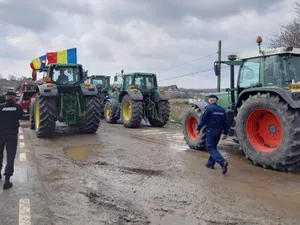 Fermierii amenință că vin cu tractoarele la București Foto: agrointel.ro