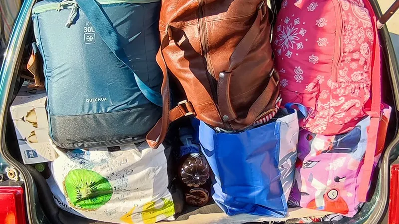 Un bucureștean susține că a ajuns cu familia în Kefalonia cu un Tico pe GPL în 14 ore. / Foto: Ion Iliescu, Facebook