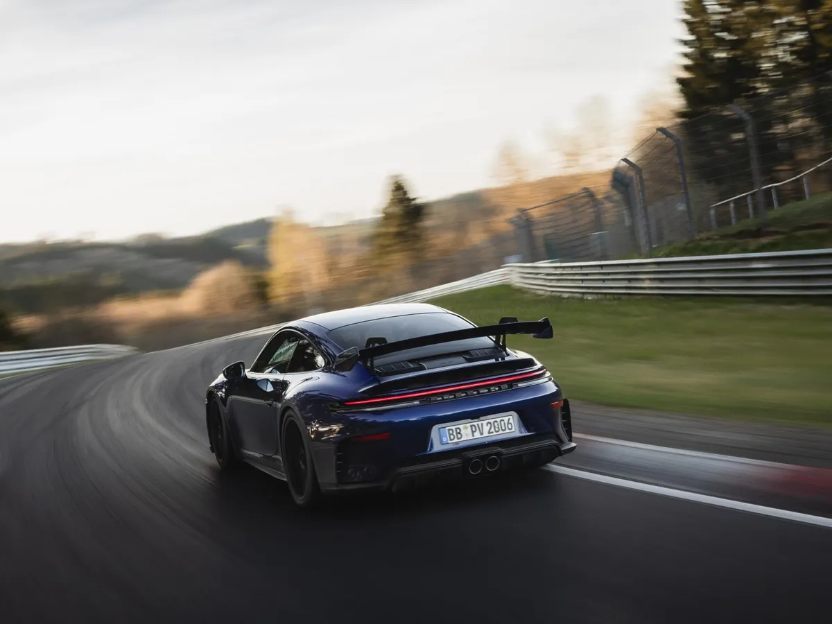 Un Porsche 911 de 510 CP, cu cutie manuală, umilește orice mașină electrică pe Nurburgring - Foto: Porsche