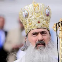 ÎPS Teodosie amendat după ce a ieșit din izolare pentru a efectua o slujbă la Arhiepiscopie/FOTO: basilica