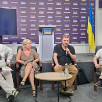 VIDEO Fost ministru ucrainean al Apărării : Rusia este epuizată militar. Acum poate fi învinsă (la microfon) / Foto: Newsweek)
