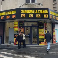 La saormeria lui Tzancă nu se vind încă nicio shaorma, dar e un loc bun pentru selfie-uri Foto: NWR