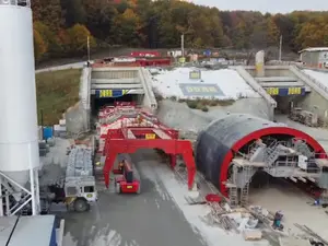 Cum merg lucrările la primul tunel de autostradă din România. „Cârtițele” au săpat circa 2 km - Foto: captură video