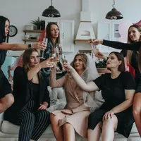 Ce să nu faci de Revelion pentru a atrage noroc în 2025. 7 greșeli care îți pot aduce ghinion: FOTO - Unsplash(imagine cu rol ilustrativ)