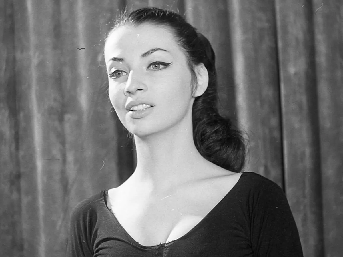 Julieta Szonyi tânără
