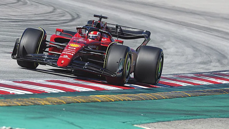 Monoposturile F1 2022 sunt mai rapide pe viraje, grație apăsării aerodinamice superioare.