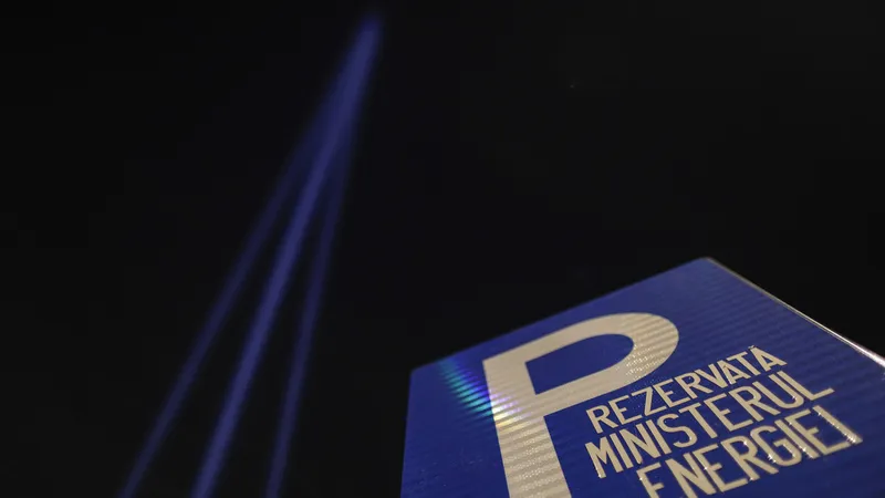 Ministerele și celelalte instituții publice din București au rezervate aproape 3.000 de locuri de parcare în Capitală. / Foto: Inquam Photos / Octav Ganea
