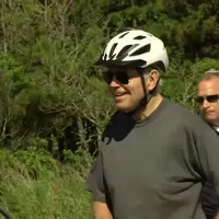 Președintele SUA, Joe Biden, a căzut de pe bicicletă în timpul unei plimbări  / twitter