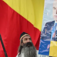 Stegarul dac, scandal la Tribunalul București. S-a urcat iar în copaci. A fost dus direct la Obregia - Foto: Inquam Photos / George Călin