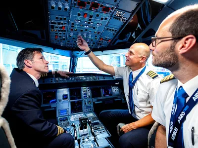 Vrei să ajungi pilot de avion? Te costă cel puțin 50.000€, dar salariul ajunge și la 250.000€ pe an - Foto: profimediaimages.ro