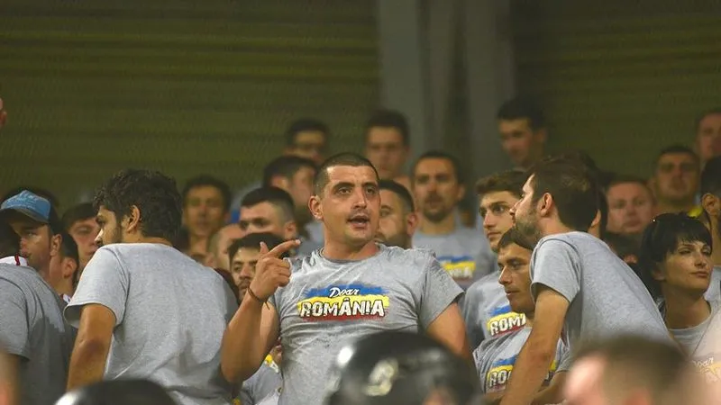 Legătura lui George Simion cu galeriile de fotbal este una veche și solidă Foto: revistaultra.ro