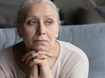 Pensionară, la pensie - Foto: Freepik