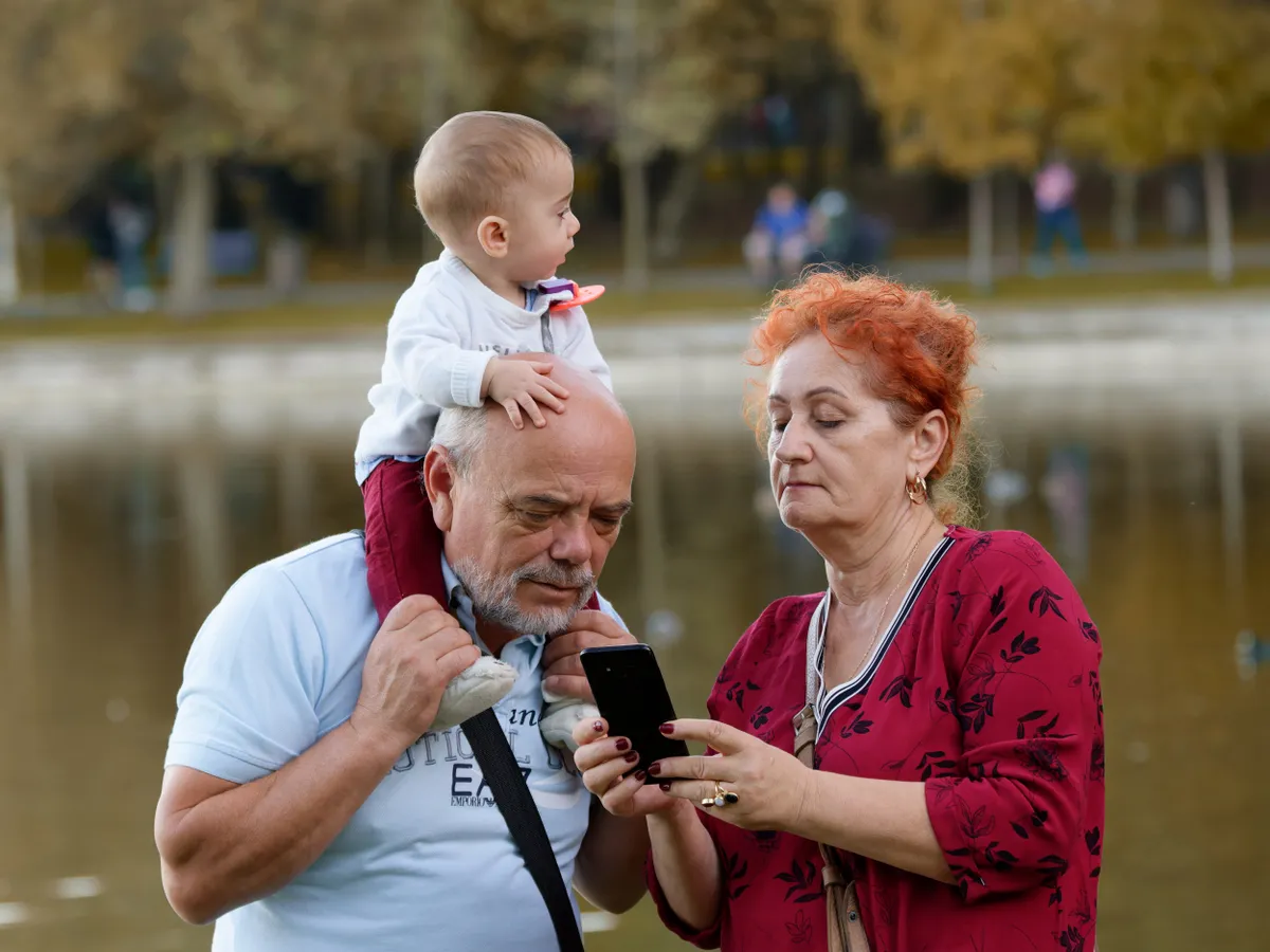 De ce este importantă legătura copiilor cu bunicii? Ce abilități sociale le dezvoltă această apropiere?