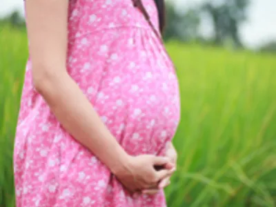 O copilă de 11 ani a devenit cea mai tânără mamă din Marea Britanie