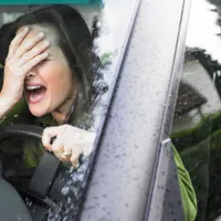 O șoferiță, ofițer anticorupție, reținută de polițiști. Prinsă conducând cu permisul suspendat - Foto: Profimedia Images/ Imagine cu caracter ilustrativ