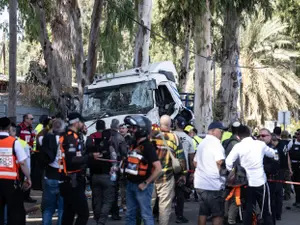 Zeci de oameni au fost răniți în Israel, după ce un camion a intrat într-o stație de autobuz - Foto: Profimediaimages