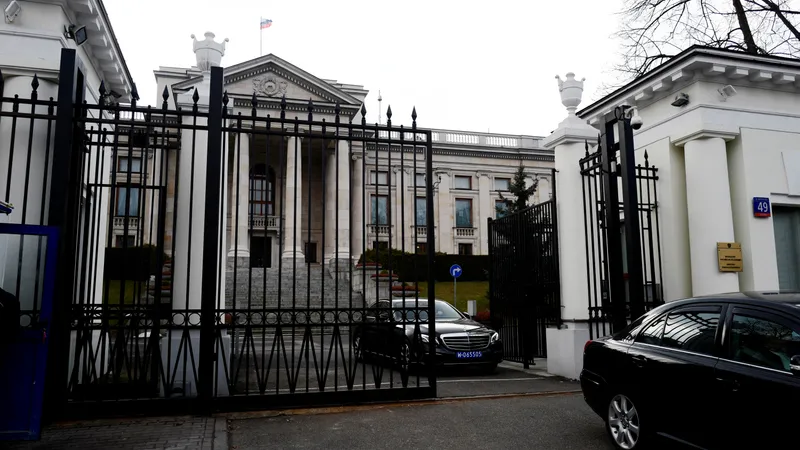 Ambasada rusă în varșovia-Foto: Al Jazeera