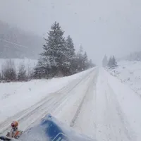 DN67C, închis între Novaci și Rânca din cauza viscolului/foto: captura tv