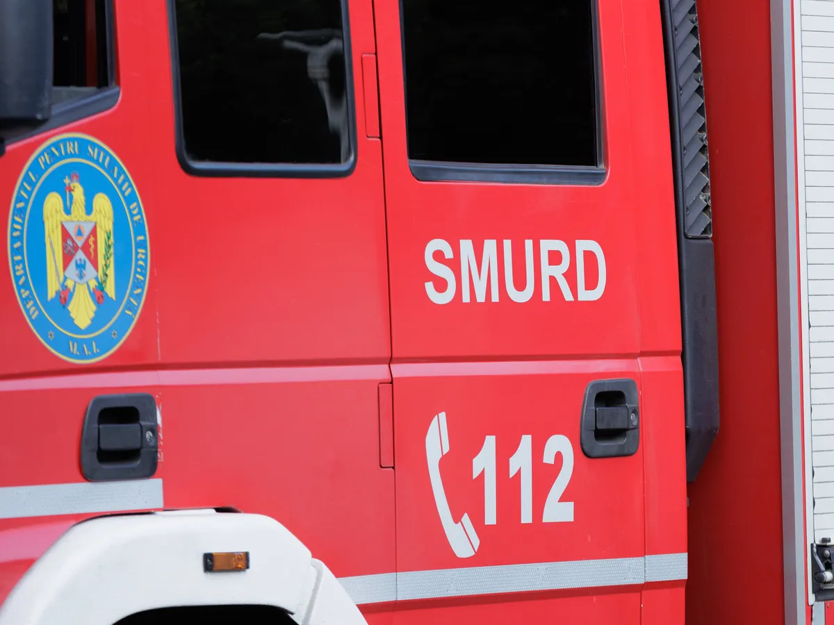 Accident cu opt persoane implicate, inclusiv minori, la Coşereni; a fost activat Planul Roşu