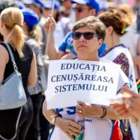 Cât trebuie să fie salariul unui profesor debutant - Foto: INQUAM PHOTOS/Casian Mitu