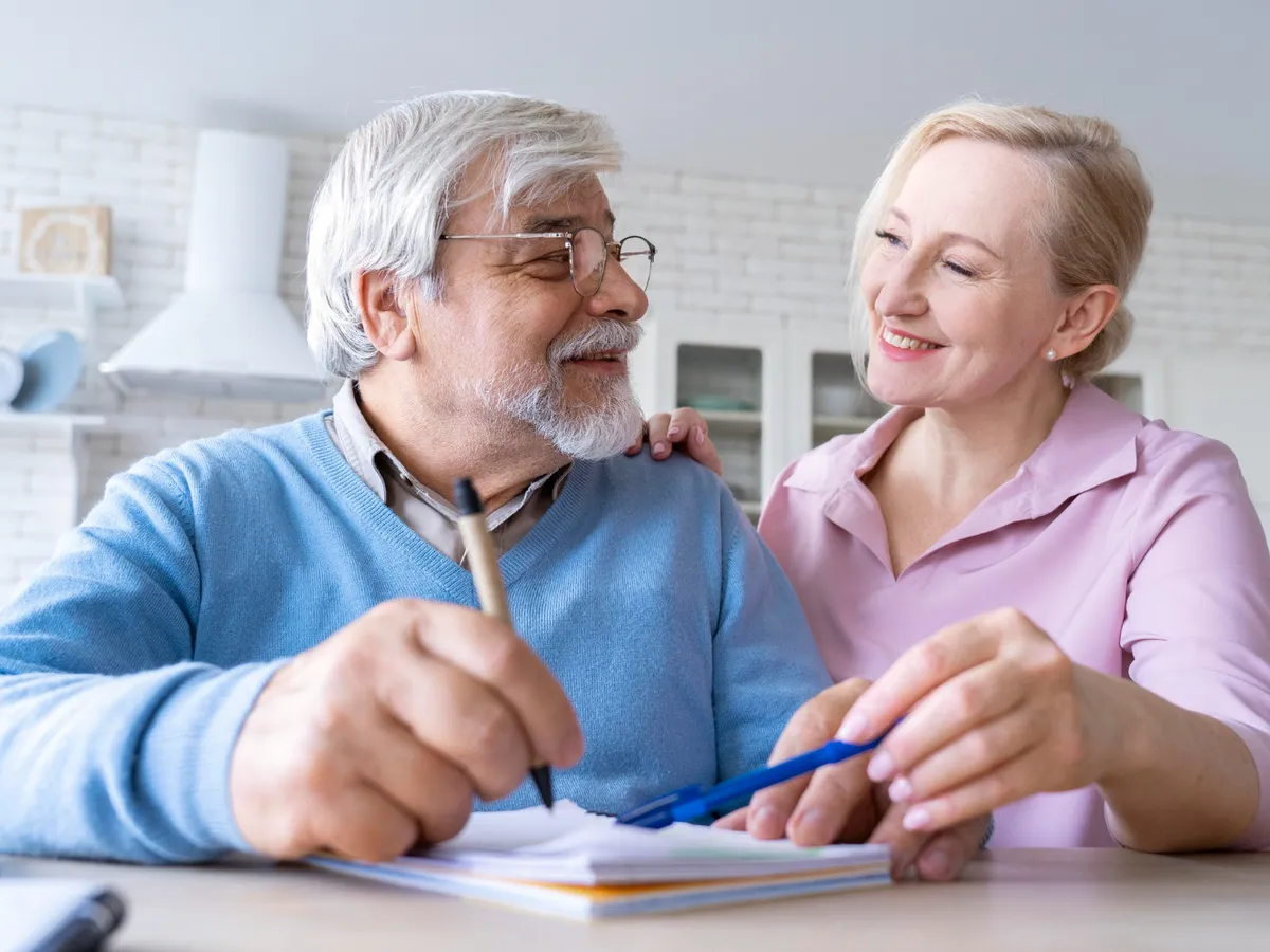 Ministrul muncii anunță 2.300.000.000 lei sprijin pentru pensii. Cum se împart acești bani la pensionari?