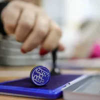 Un președinte de secție de votare a fost rănit. Un obiect de mobilier a căzut peste el - Foto: INQUAM PHOTOS / Octav Ganea