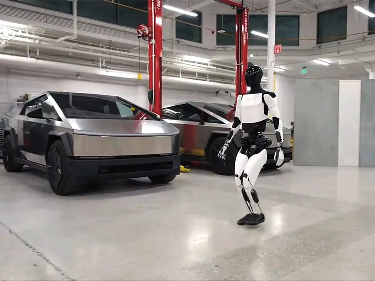 Umanoidul Optimus 2 de la Tesla dansează și face ouă poșate