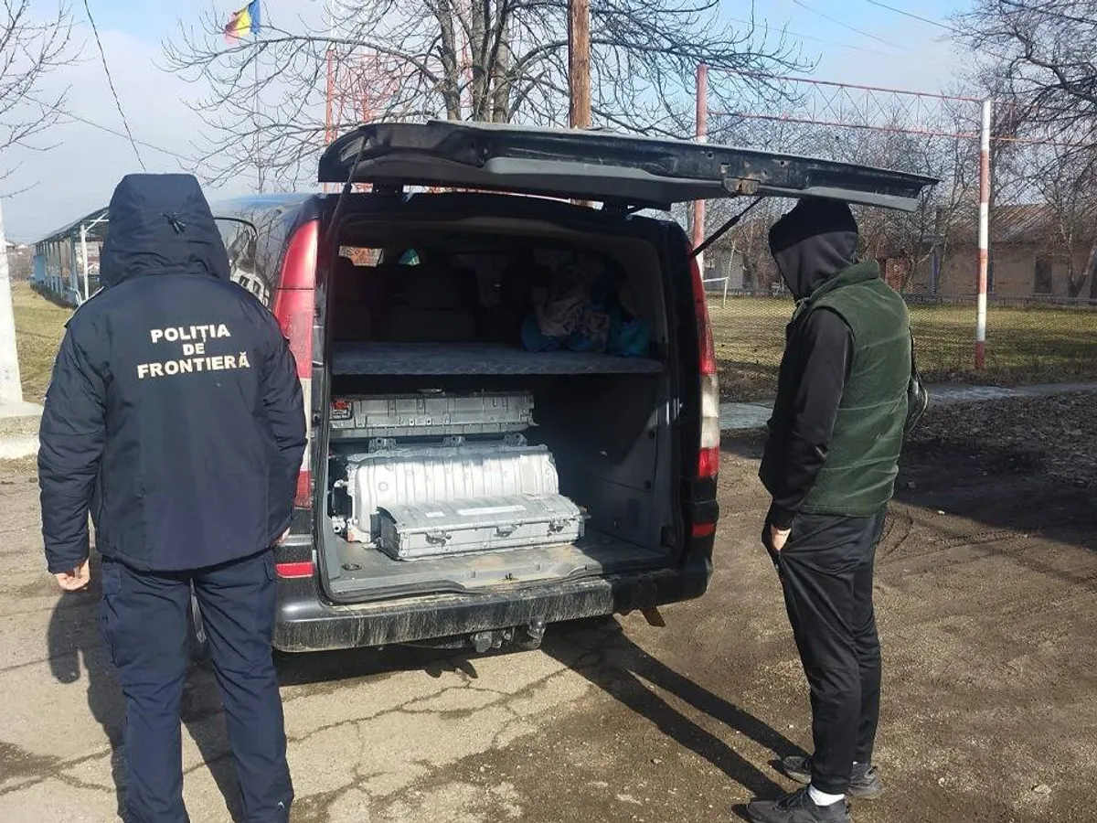 Baterii de mașini hybrid furate - Foto: Poliția de Frontieră Iași
