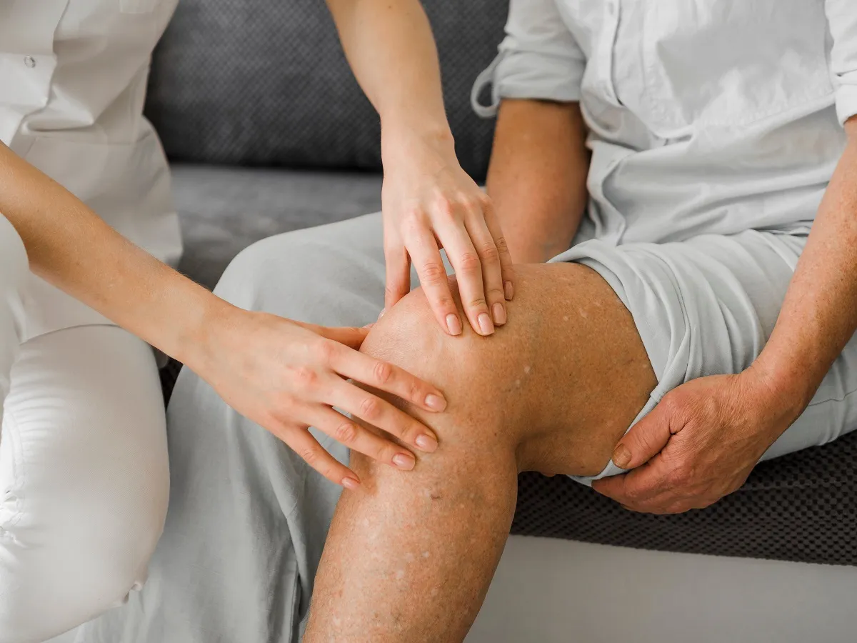 Cu o simplă injecție, osteoartrita va putea fi vindecată. Boala degenerativă afectează articulațiile