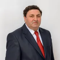 Fostul primar Țâroiu susține că nu mergea să citească la casa de oaspeți, așa cum a declarat Lasconi Foto: Facebook