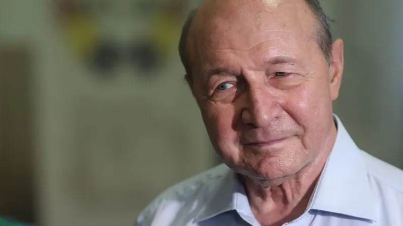 Traian Băsescu, la vot, în alegerile locale şi parlamentare - Foto: INQUAM PHOTOS/George Călin