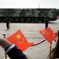 China îndeamnă Rusia şi SUA să-şi reducă armele nucleare, dar ei vor continua sa le modernizeze/FOTO:defenseewns.com