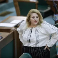 Diana Șoșoacă, sancționată cu avertisment scris pentru derapajele din Parlament. Foto Inquam Photos/George Călin