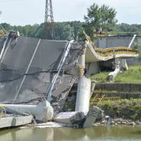 Podul de la Luțca de peste Siret s-a prăbușit la 6 luni de la reabilitare Foto: Inquam Photos / Ionuț Corfu