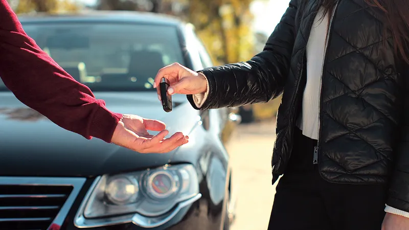Românii nu au bani de mașini noi, piața second-hand „duduie“. Se caută modele de 10.000-25.000 €